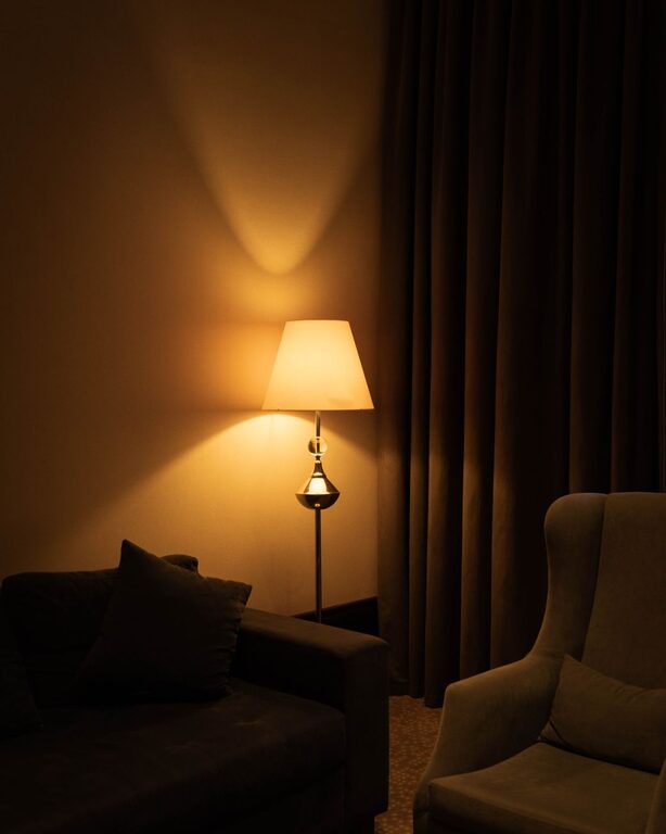 Tips for Creating a Cozy and Inviting Living Space on Any Budget